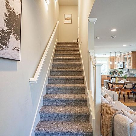 Exquisite Central Townhome With Spacious Loft And Gourmet Kitchen Seattle Esterno foto