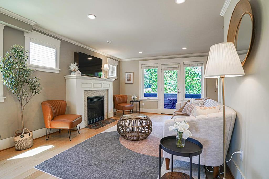 Exquisite Central Townhome With Spacious Loft And Gourmet Kitchen Seattle Esterno foto