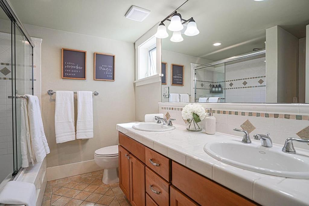 Exquisite Central Townhome With Spacious Loft And Gourmet Kitchen Seattle Esterno foto