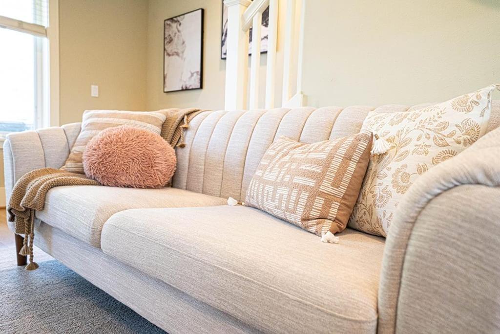 Exquisite Central Townhome With Spacious Loft And Gourmet Kitchen Seattle Esterno foto
