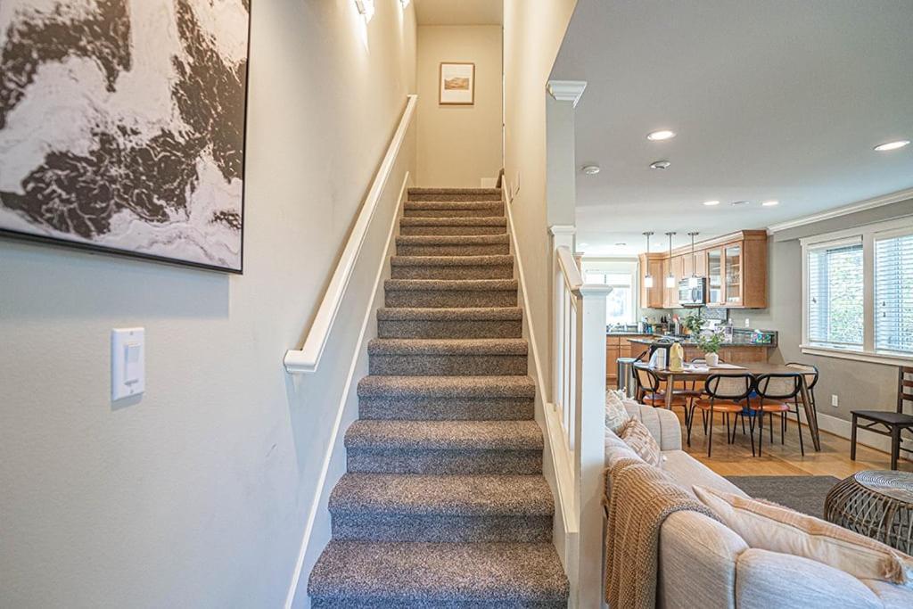Exquisite Central Townhome With Spacious Loft And Gourmet Kitchen Seattle Esterno foto